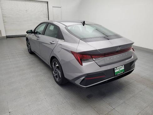 Used 2025 Hyundai Elantra SEL FWD image 5