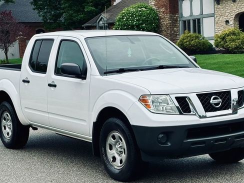 Used 2011 Nissan Frontier S AWD/4WD image 18
