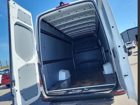 Used 2024 Mercedes-Benz Sprinter 3500 image 5