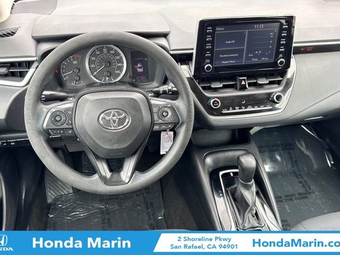 Used 2020 Toyota Corolla LE FWD image 18