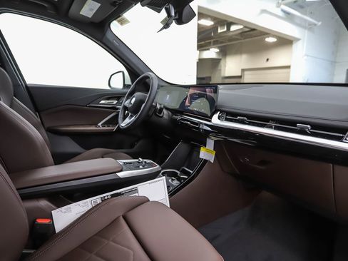 Used 2025 BMW X1 xDrive28i w/ Convenience Package image 26