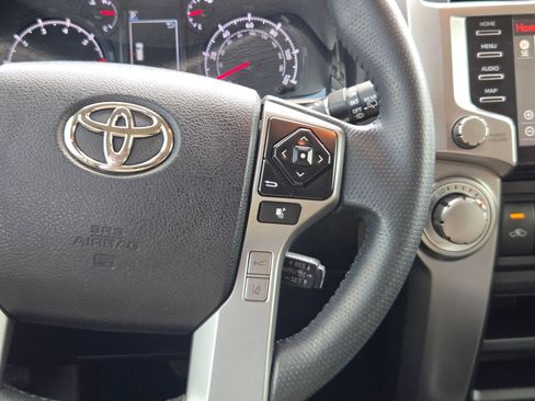 Used 2020 Toyota 4Runner SR5 Premium w/ Moonroof Package RWD image 21