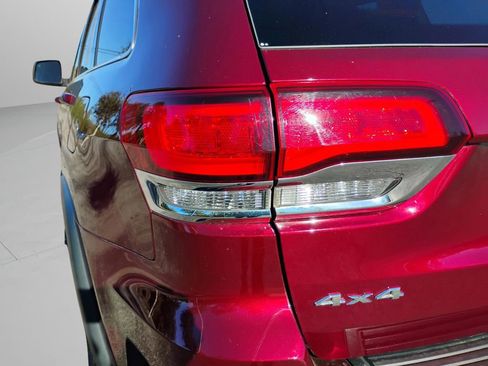 Used 2022 Jeep Grand Cherokee Laredo E image 34