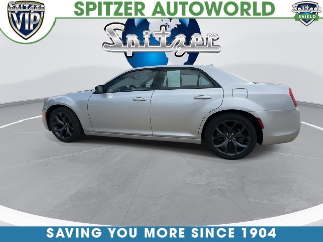 Used 2023 Chrysler 300 Touring w/ Sport Appearance Package RWD image 7