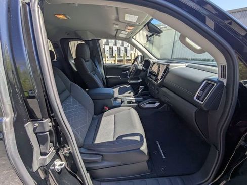 Used 2025 Nissan Frontier SV AWD/4WD image 33