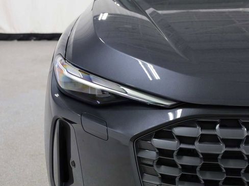 Certified 2025 Audi Q5 Premium w/ Convenience Package image 15