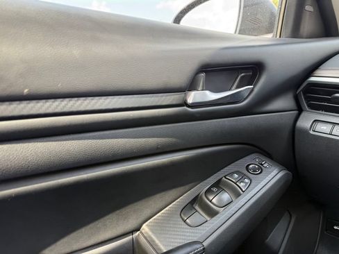 Used 2024 Nissan Altima 2.5 SV FWD image 11