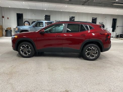 New 2025 Chevrolet Trax LT w/ Driver Confidence Package image 6