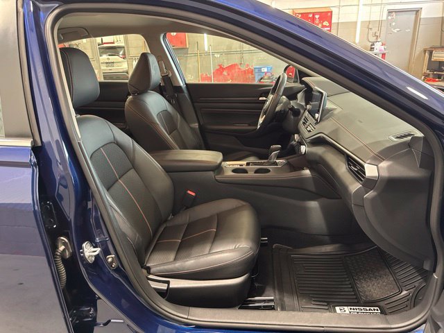 Used 2022 Nissan Altima 2.5 SR AWD/4WD image 16