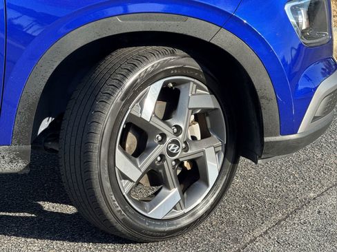 Used 2024 Hyundai Venue SEL image 12