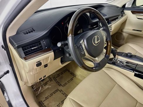 Used 2013 Lexus ES 350 w/ Premium Pkg FWD image 10