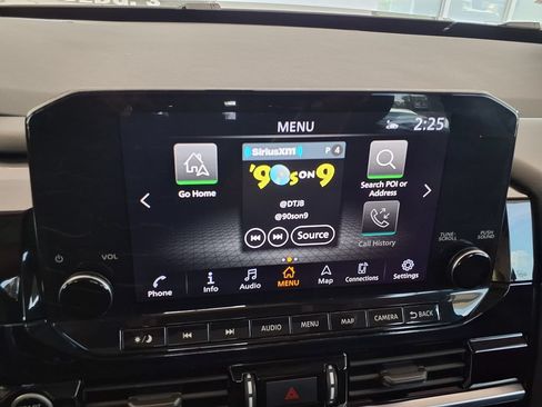 Used 2023 Nissan Pathfinder SL w/ Lighting Package (N92) AWD/4WD image 28