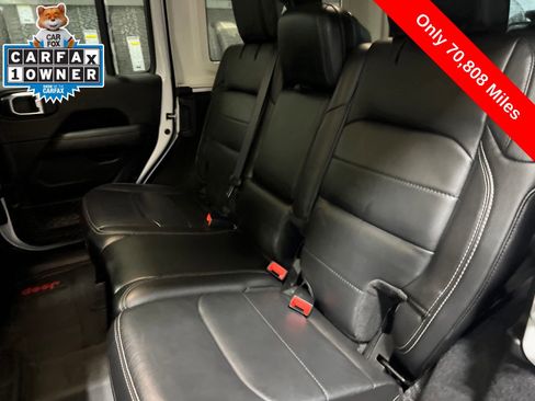 Used 2019 Jeep Wrangler Unlimited Sahara w/ Dual Top Group AWD/4WD image 21