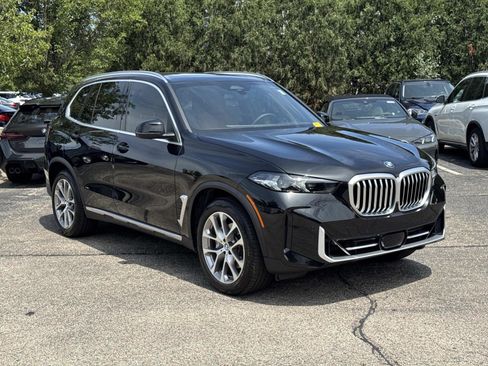 Used 2024 BMW X5 xDrive40i w/ Parking Assistance Package AWD/4WD image 3