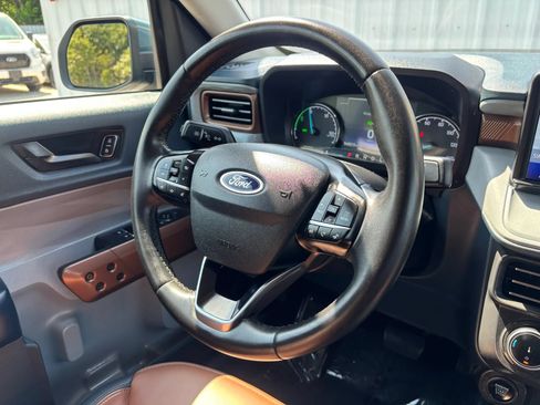 Used 2023 Ford Maverick Lariat w/ Lariat Luxury Package FWD image 13