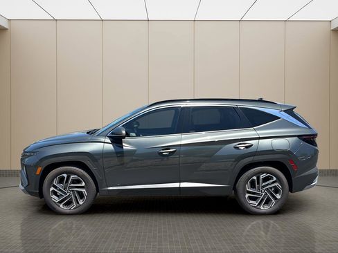 Used 2025 Hyundai Tucson Limited AWD/4WD image 2