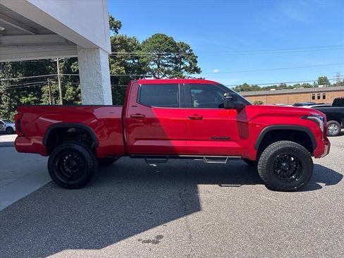 Used 2022 Toyota Tundra SR5 w/ SR5 Premium Package AWD/4WD image 20