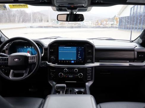 Used 2025 Ford F150 Lariat w/ Equipment Group 501A Mid image 16