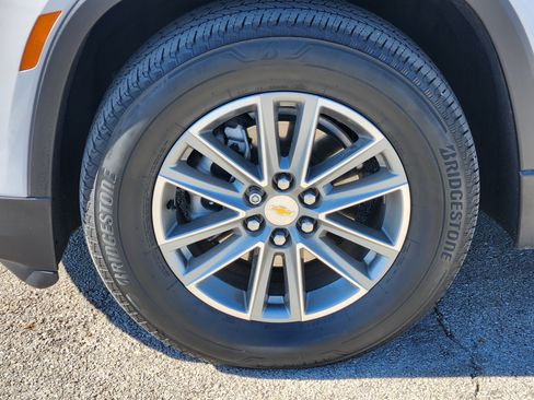 Certified 2023 Chevrolet Traverse LT w/ Rear Camera Mirror Package image 12