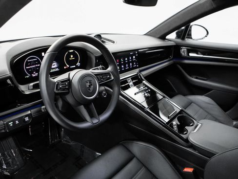 Certified 2025 Porsche Panamera Turbo AWD/4WD image 4