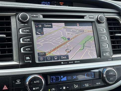 Used 2019 Toyota Highlander Limited Platinum AWD/4WD image 24