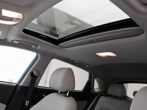 Used 2023 Hyundai Kona Limited w/ Cargo Package image 17