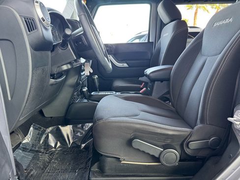 Used 2018 Jeep Wrangler Sahara w/ Connectivity Group image 13