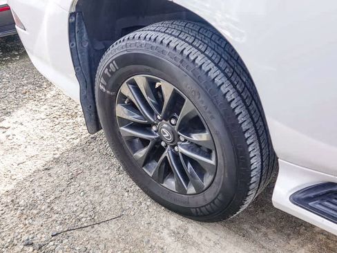 Used 2021 Lexus GX 460 Premium w/ Premium Package image 10