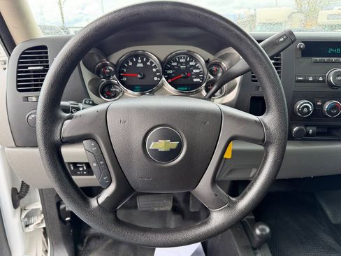 Used 2013 Chevrolet Silverado 2500 W/T AWD/4WD image 14