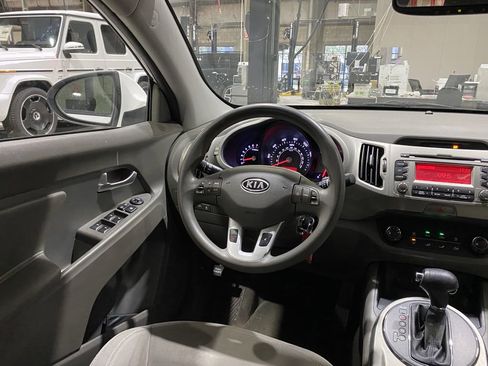 Used 2011 Kia Sportage LX FWD image 3
