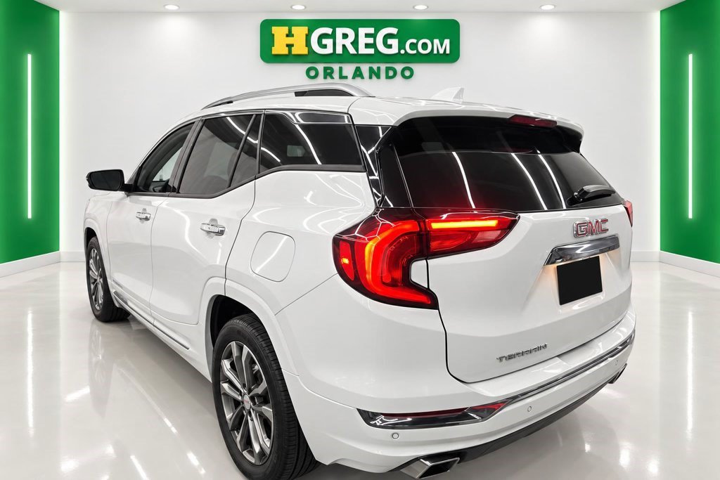 Used 2020 GMC Terrain Denali w/ Denali Premium Package FWD image 2