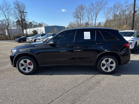 Used 2018 Mercedes-Benz GLC 300 w/ Premium Package image 4