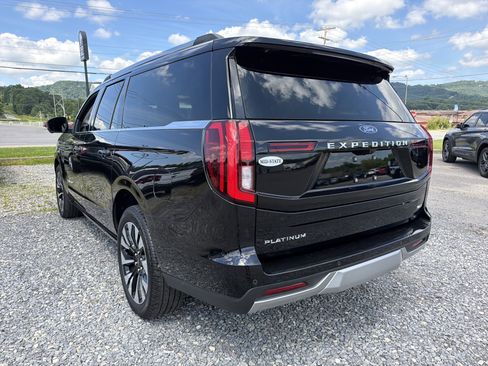 Used 2025 Ford Expedition Max Platinum w/ Driver's Package AWD/4WD image 6