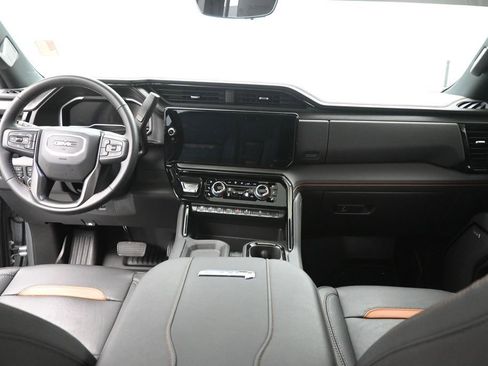 Used 2024 GMC Sierra 2500 AT4 w/ AT4 Premium Plus Package AWD/4WD image 14