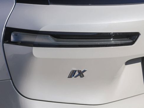 Used 2025 BMW iX xDrive50 w/ Sport Package image 7