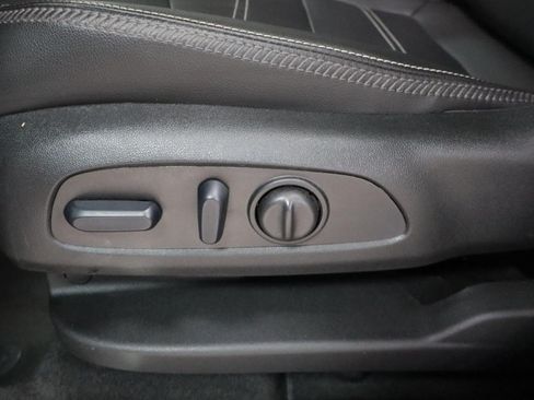 Used 2024 GMC Terrain Denali w/ Denali Premium Package AWD/4WD image 10