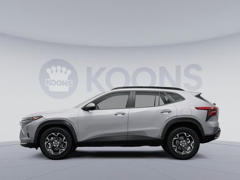 New 2025 Chevrolet Trax LT image 2