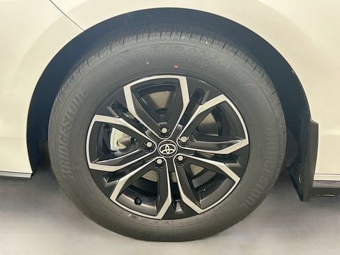 New 2026 Toyota Sienna Platinum AWD/4WD image 8