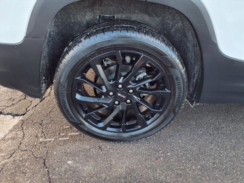 Used 2023 GMC Terrain SLE w/ Elevation Edition image 38