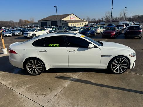Used 2016 Jaguar XF S image 4