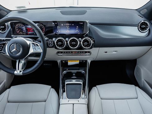 New 2026 Mercedes-Benz GLA 250 4MATIC image 10