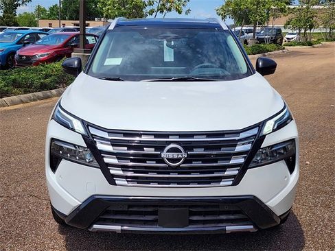 New 2025 Nissan Rogue Platinum w/ Tech Package image 8