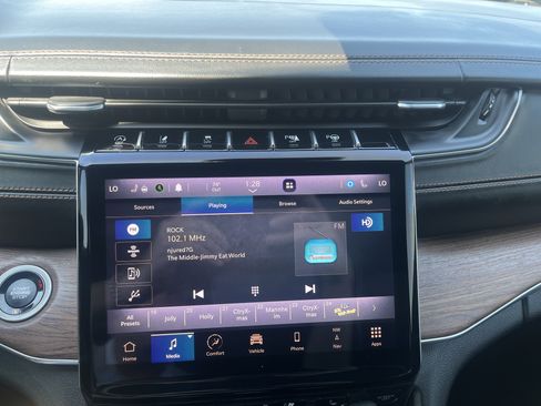 Used 2021 Jeep Grand Cherokee L Summit w/ Luxury Tech Group V image 29