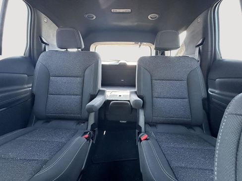 Used 2025 Chevrolet Traverse LT w/ Driver Confidence Package image 13