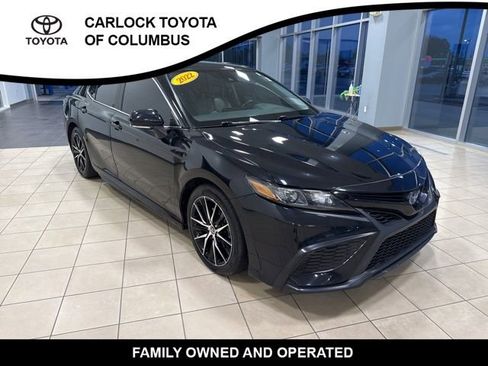 Used 2022 Toyota Camry SE image 5