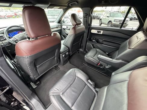 Certified 2022 Ford Explorer Platinum w/ Equipment Group 601A AWD/4WD image 28