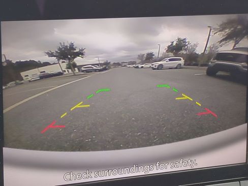 Used 2025 Nissan Pathfinder SV image 21