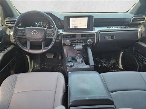 Used 2025 Toyota Tacoma SR5 AWD/4WD image 18
