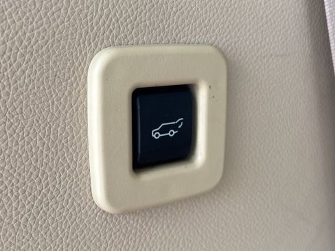Used 2014 Ford Expedition XLT w/ Equipment Group 202A RWD image 32
