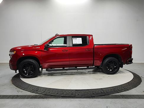 Used 2022 Chevrolet Silverado 1500 RST w/ Convenience Package II AWD/4WD image 4